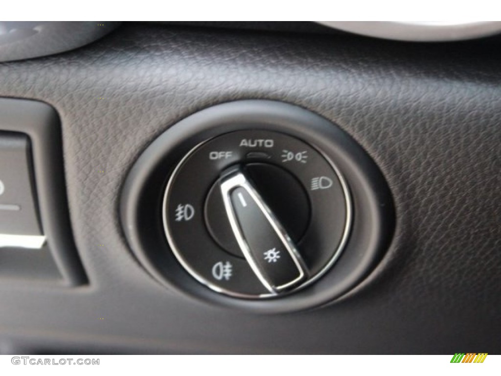 2016 Porsche Cayenne S E-Hybrid Controls Photo #107063878