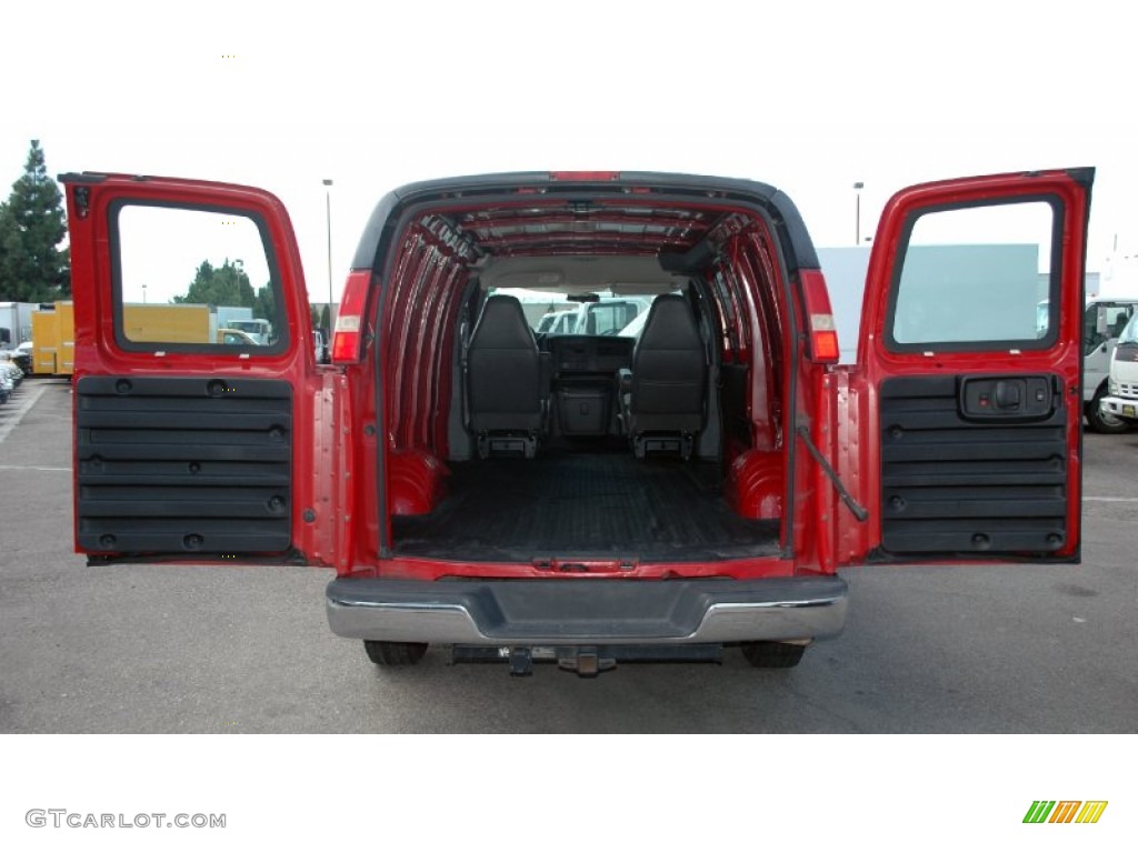 2005 Express 2500 Commercial Van - Victory Red / Medium Dark Pewter photo #7