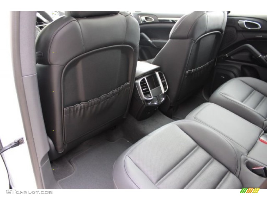 2016 Porsche Cayenne S E-Hybrid Rear Seat Photo #107063926