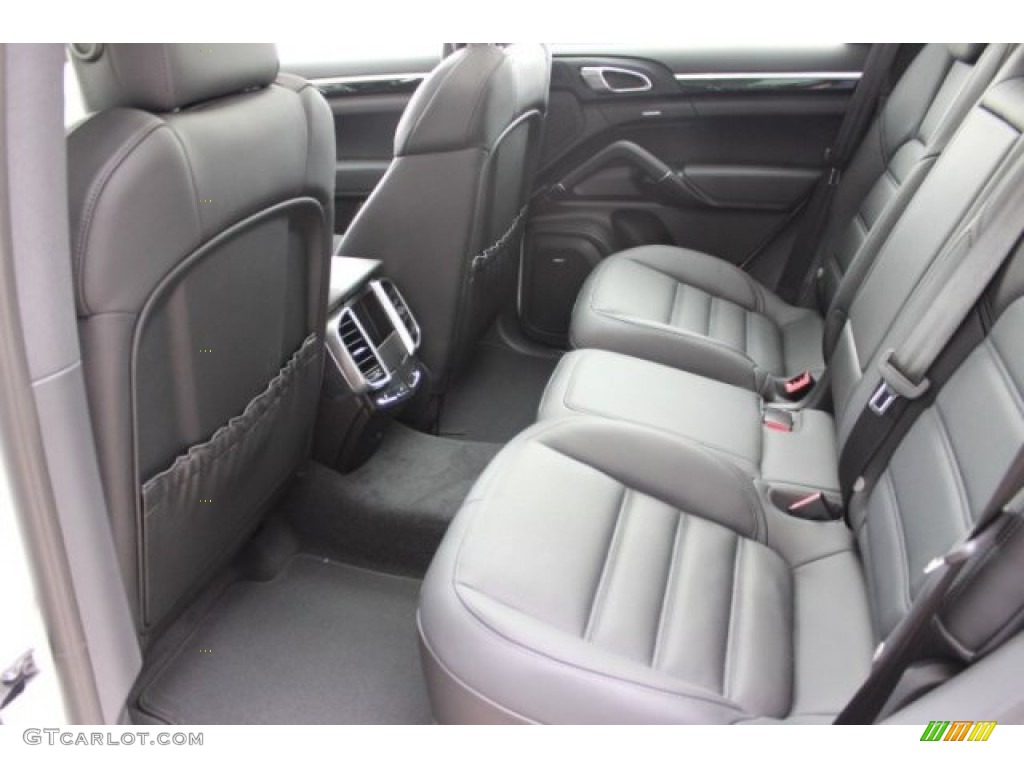 2016 Porsche Cayenne S E-Hybrid Rear Seat Photo #107063944