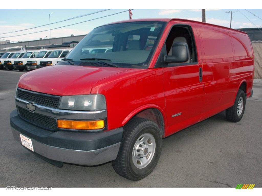 2005 Express 2500 Commercial Van - Victory Red / Medium Dark Pewter photo #11