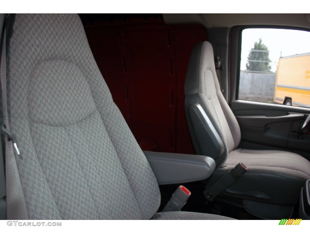2005 Express 2500 Commercial Van - Victory Red / Medium Dark Pewter photo #15