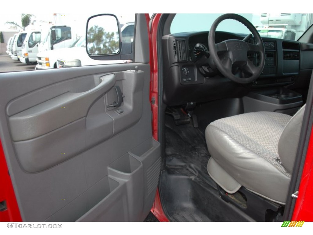 2005 Express 2500 Commercial Van - Victory Red / Medium Dark Pewter photo #16