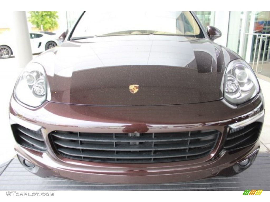 2016 Cayenne  - Mahogany Metallic / Luxor Beige photo #2