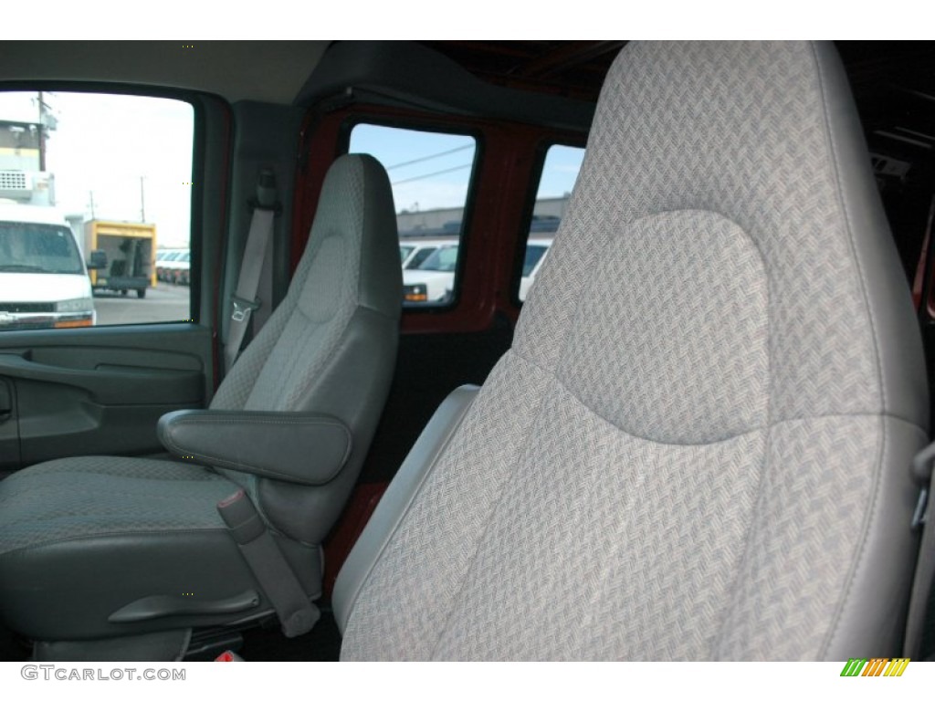 2005 Express 2500 Commercial Van - Victory Red / Medium Dark Pewter photo #19