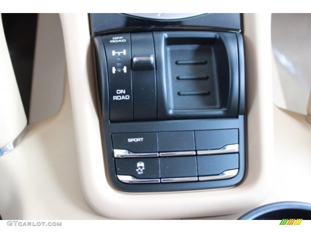 2016 Cayenne  - Mahogany Metallic / Luxor Beige photo #18