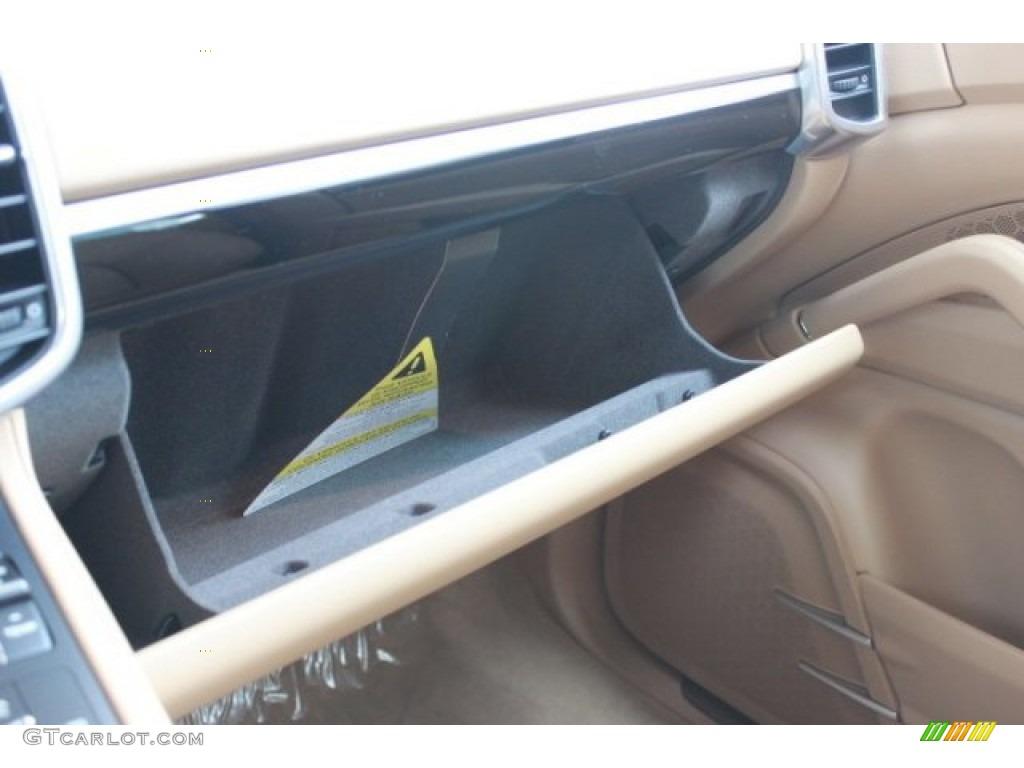 2016 Cayenne  - Mahogany Metallic / Luxor Beige photo #22