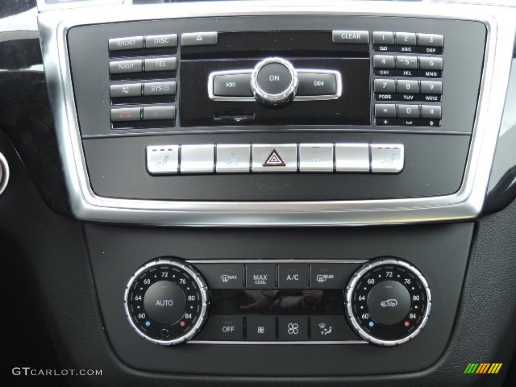 2016 Mercedes-Benz GL 450 4Matic Controls Photo #107070731