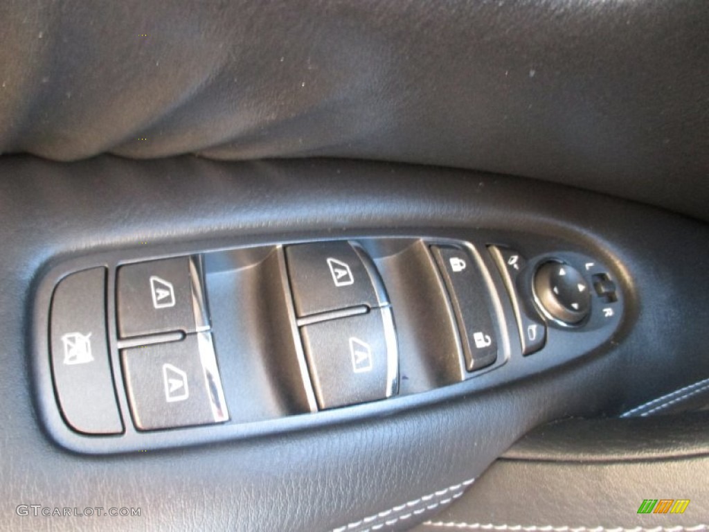 2015 Infiniti QX80 AWD Controls Photo #107079153