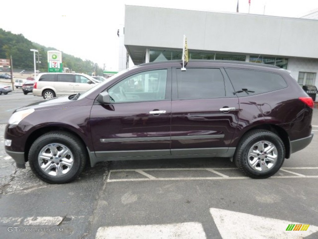 2010 Traverse LS - Dark Cherry Metallic / Dark Gray/Light Gray photo #2