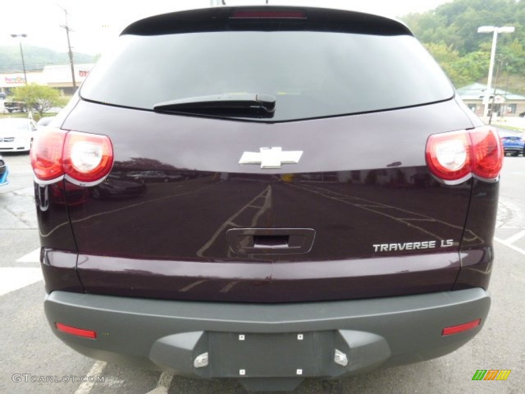 2010 Traverse LS - Dark Cherry Metallic / Dark Gray/Light Gray photo #4