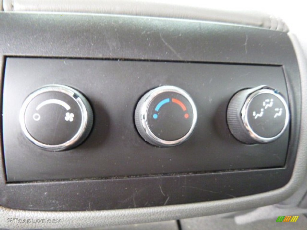 2010 Traverse LS - Dark Cherry Metallic / Dark Gray/Light Gray photo #14