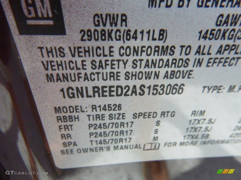2010 Traverse LS - Dark Cherry Metallic / Dark Gray/Light Gray photo #17