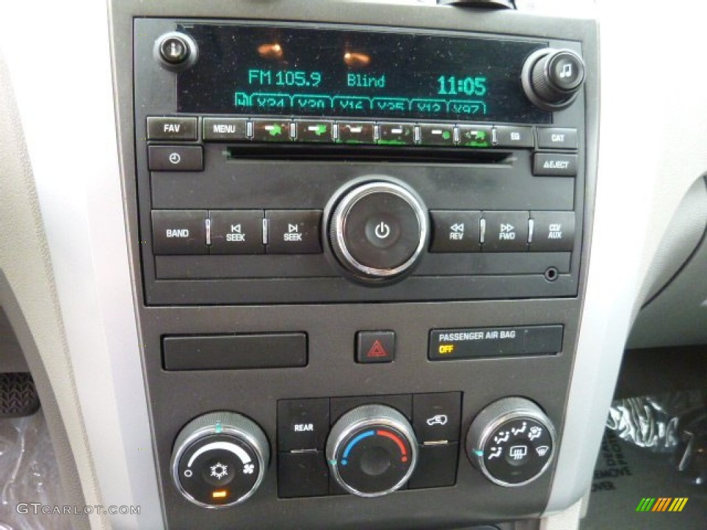 2010 Traverse LS - Dark Cherry Metallic / Dark Gray/Light Gray photo #19