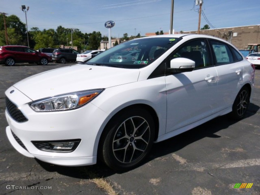 2015 Focus SE Sedan - Oxford White / Charcoal Black photo #5