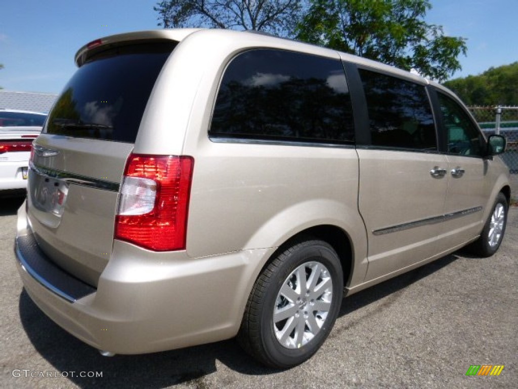 2016 Town & Country Touring - Cashmere/Sandstone Pearl / Black/Light Graystone photo #5