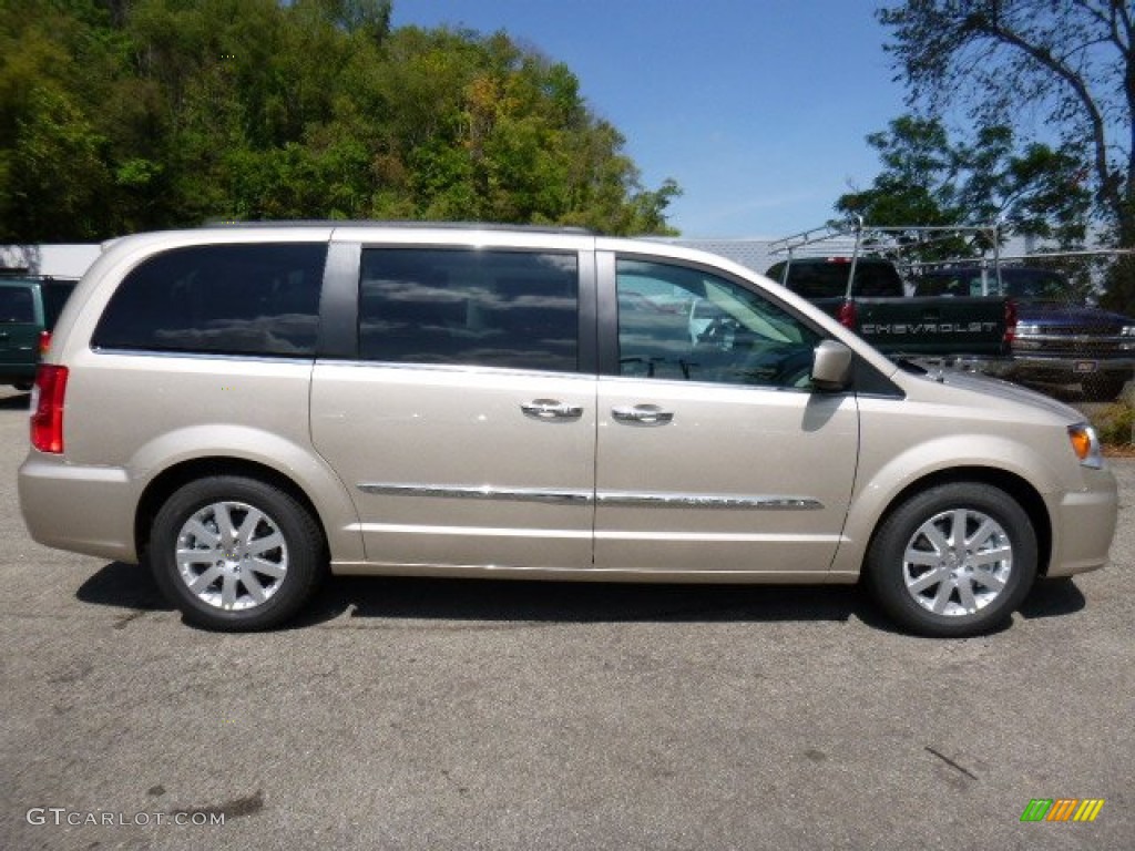 2016 Town & Country Touring - Cashmere/Sandstone Pearl / Black/Light Graystone photo #6