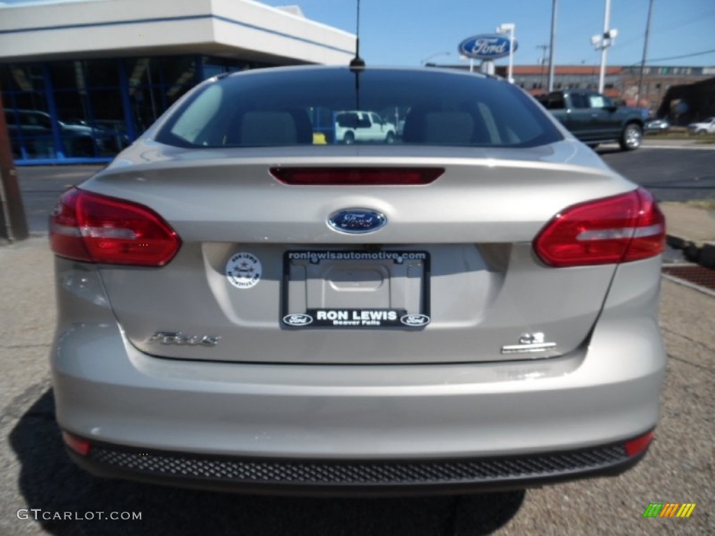 2015 Focus SE Sedan - Tectonic Metallic / Charcoal Black photo #4