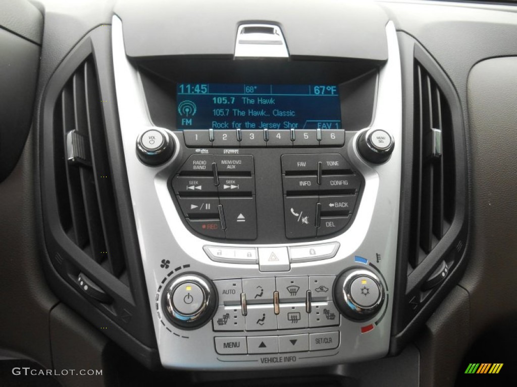 2010 Chevrolet Equinox LTZ Controls Photos