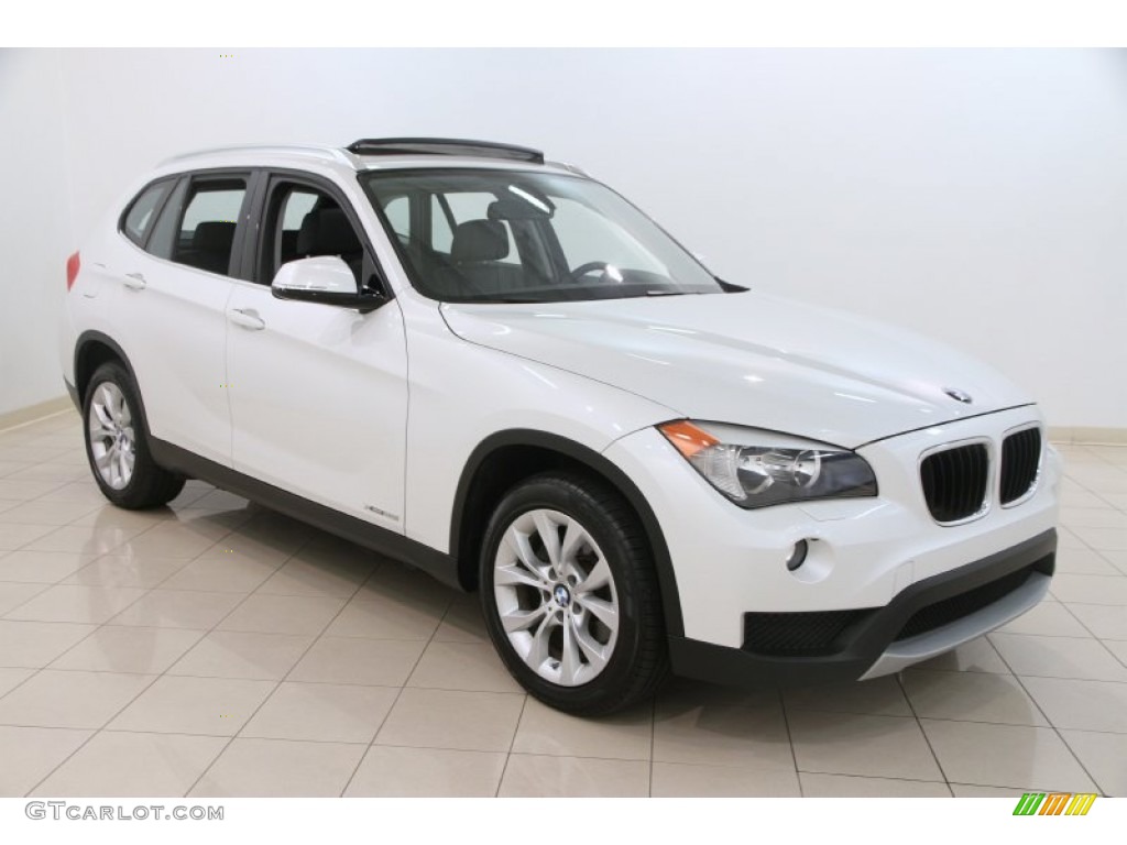 2013 X1 xDrive 28i - Mineral White Metallic / Black photo #1