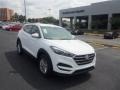 2016 Winter White Hyundai Tucson SE  photo #1