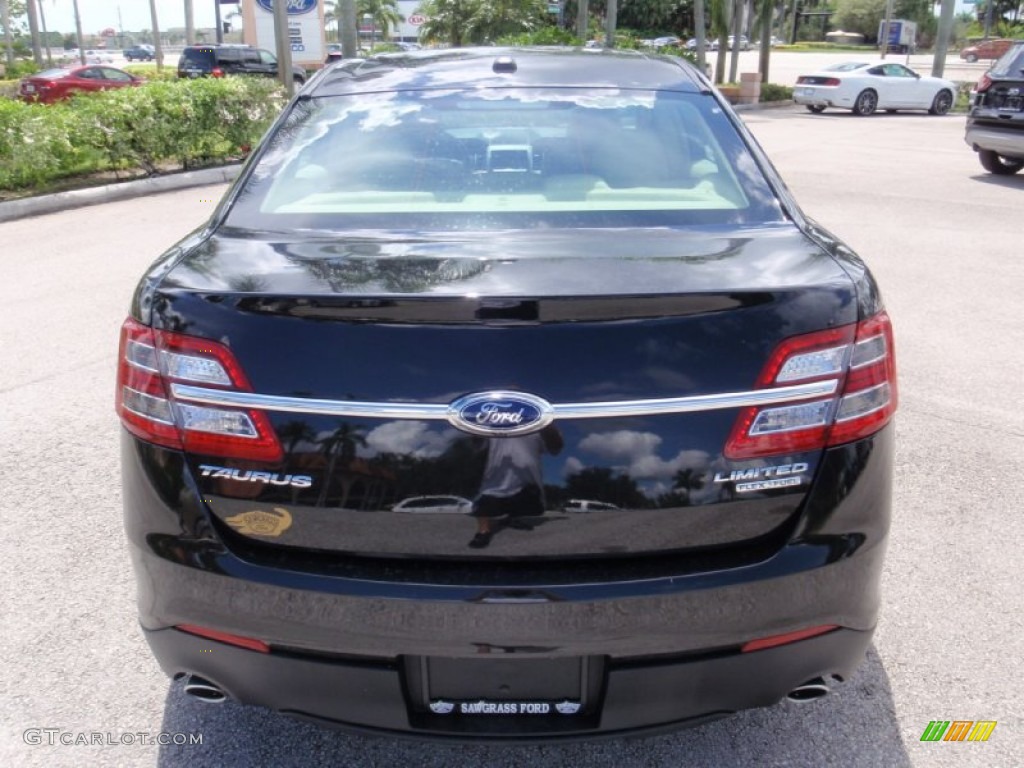 2015 Taurus Limited - Tuxedo Black Metallic / Dune photo #7