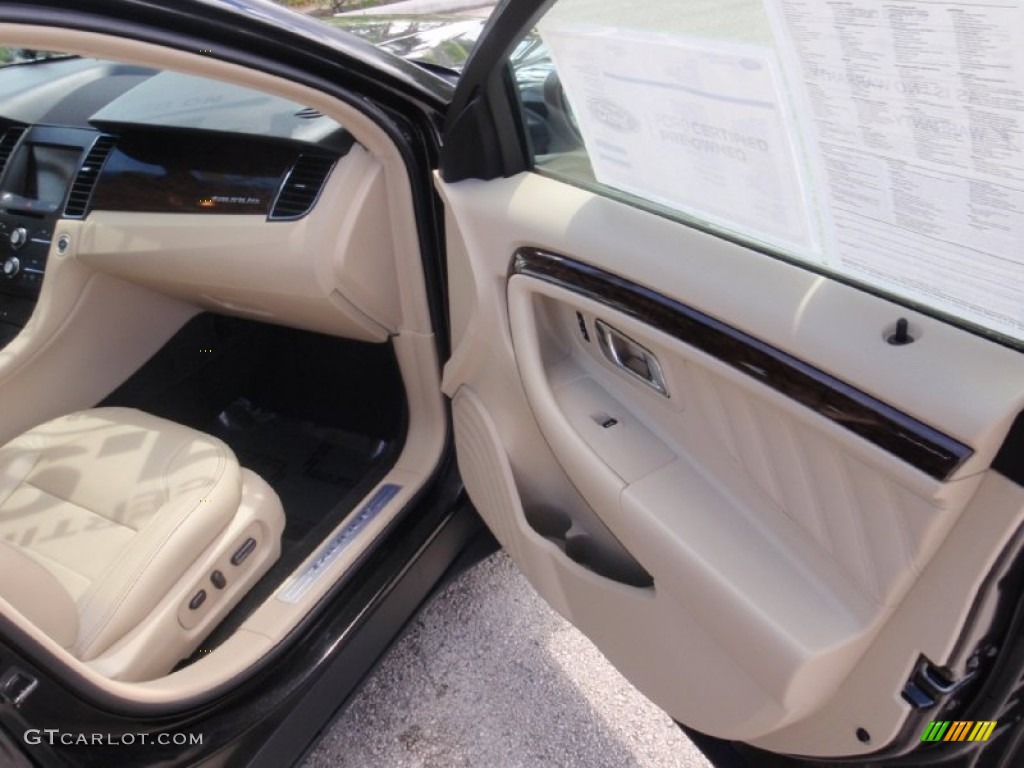 2015 Taurus Limited - Tuxedo Black Metallic / Dune photo #20