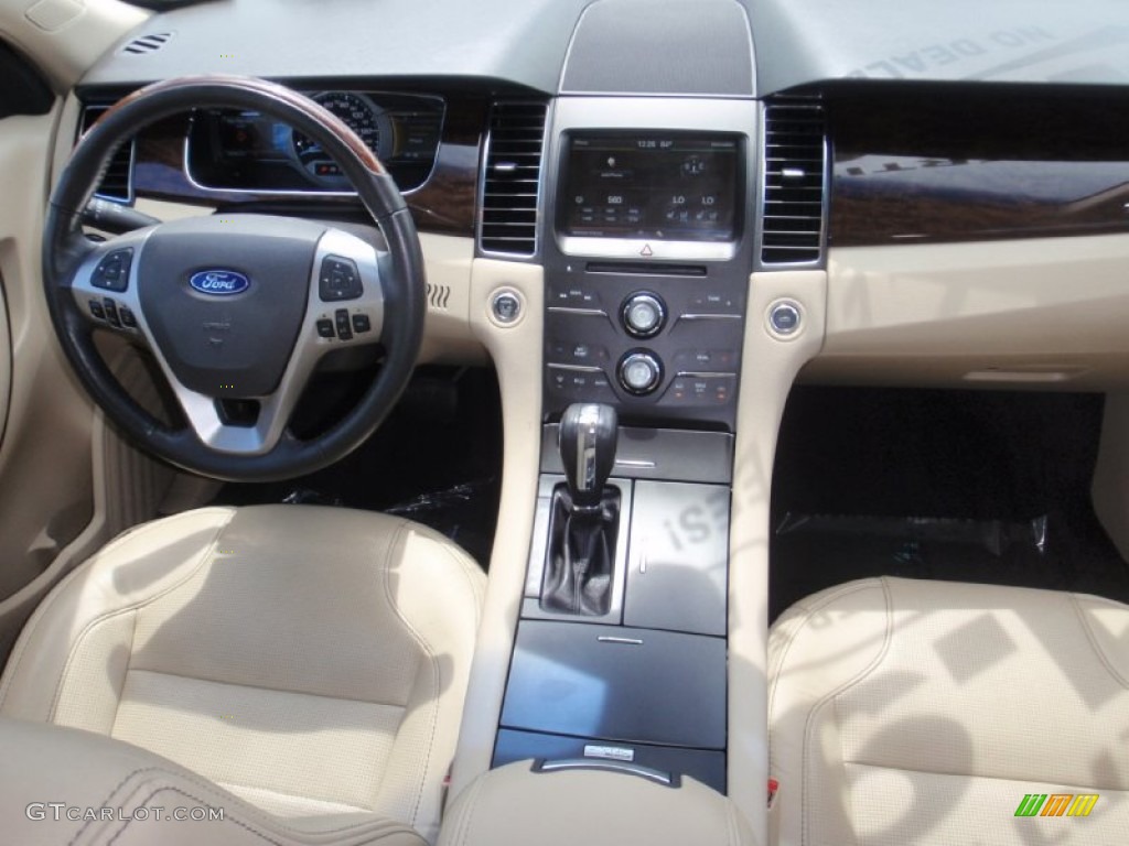 2015 Taurus Limited - Tuxedo Black Metallic / Dune photo #24