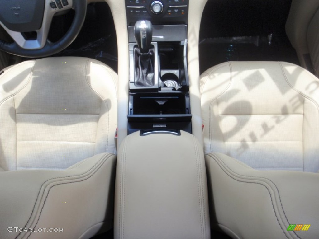 2015 Taurus Limited - Tuxedo Black Metallic / Dune photo #28