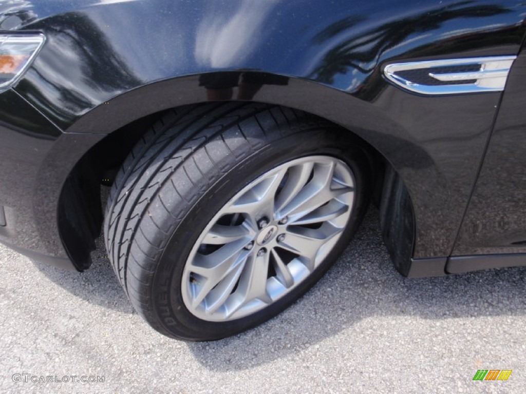 2015 Taurus Limited - Tuxedo Black Metallic / Dune photo #31