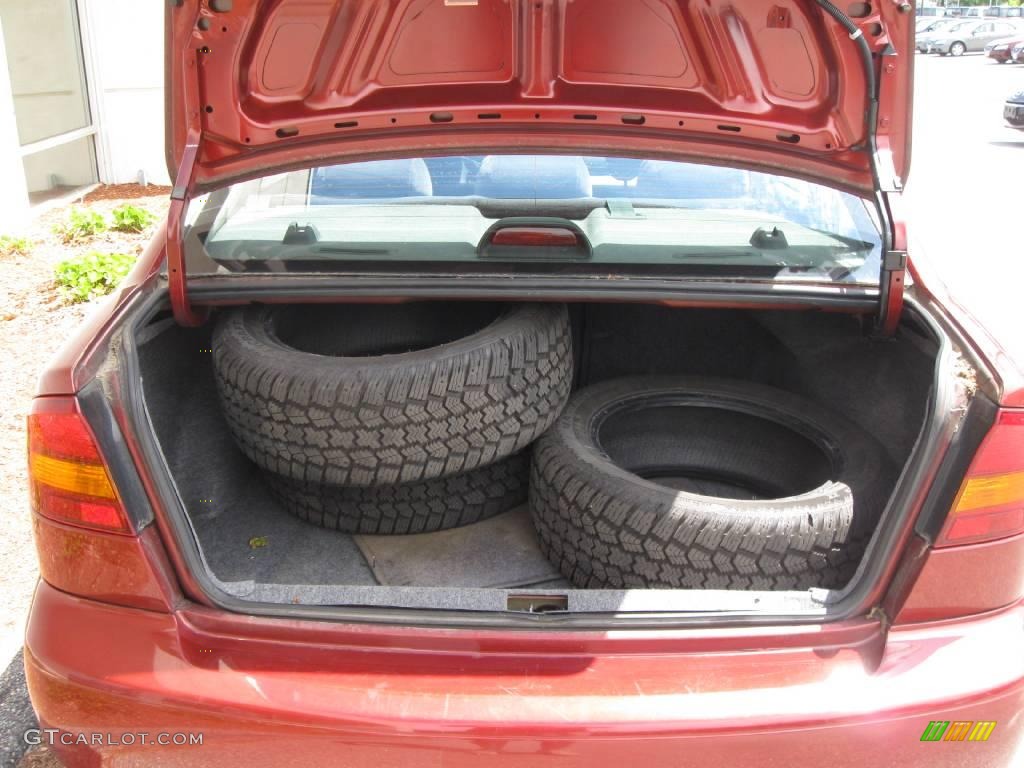 2004 Legacy L Sedan - Regatta Red Pearl / Gray Moquette photo #4