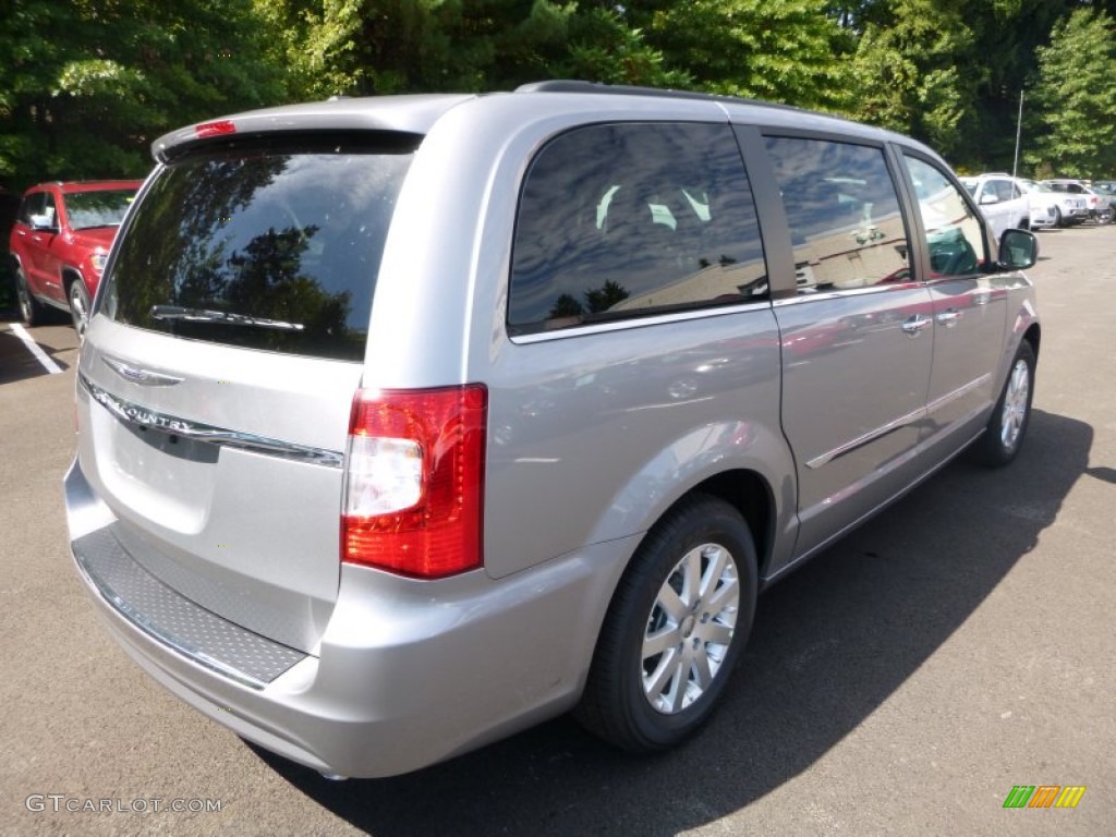 2016 Town & Country Touring - Billet Silver Metallic / Black/Light Graystone photo #14