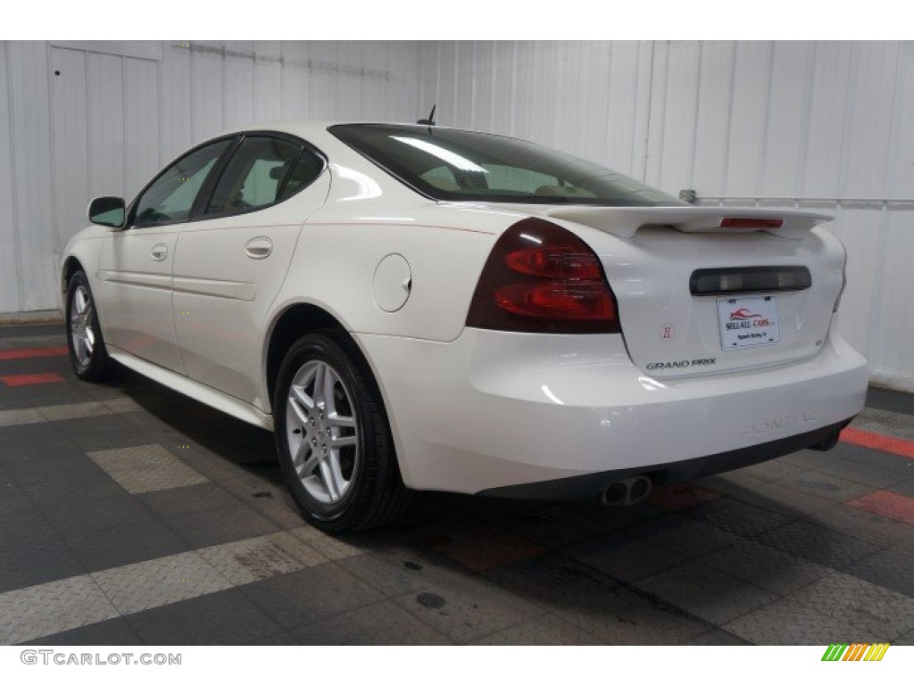 2006 Grand Prix GT Sedan - Ivory White / Sand photo #10