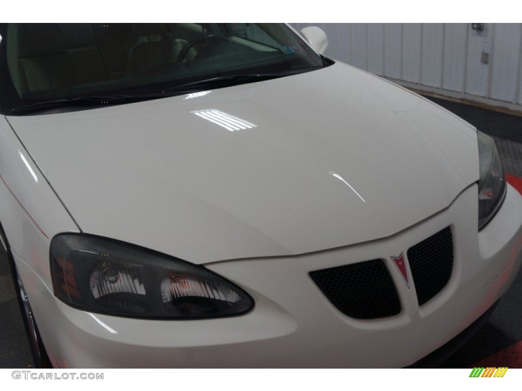 2006 Grand Prix GT Sedan - Ivory White / Sand photo #41