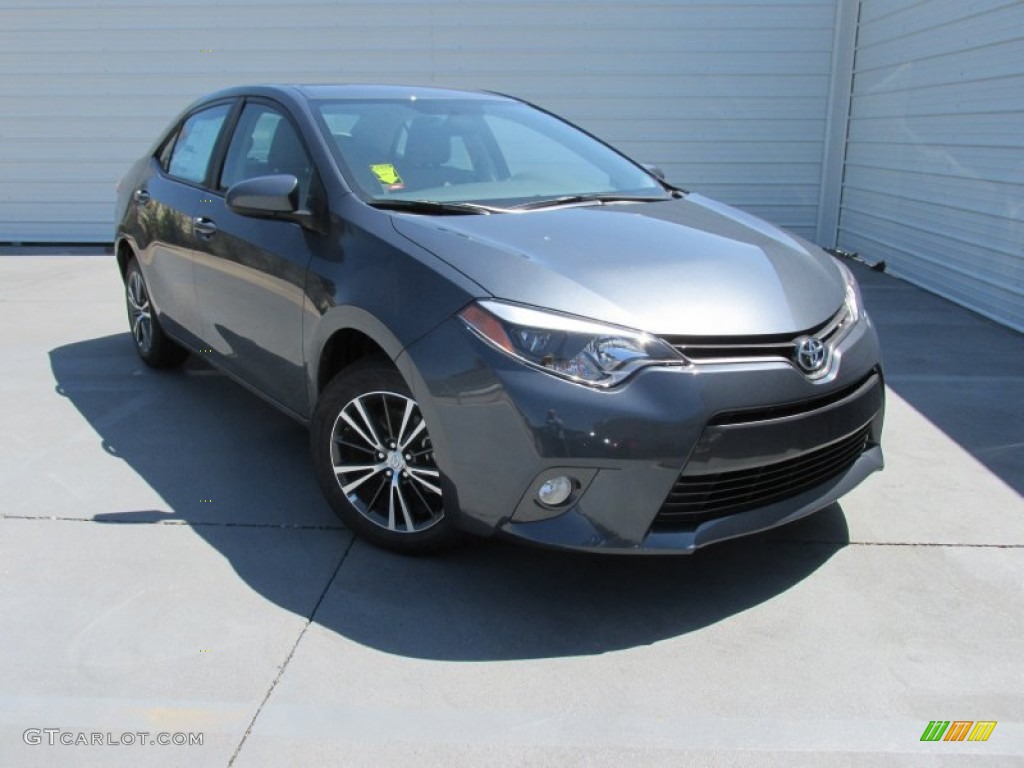 2016 Corolla LE Plus - Classic Silver Metallic / Black photo #2