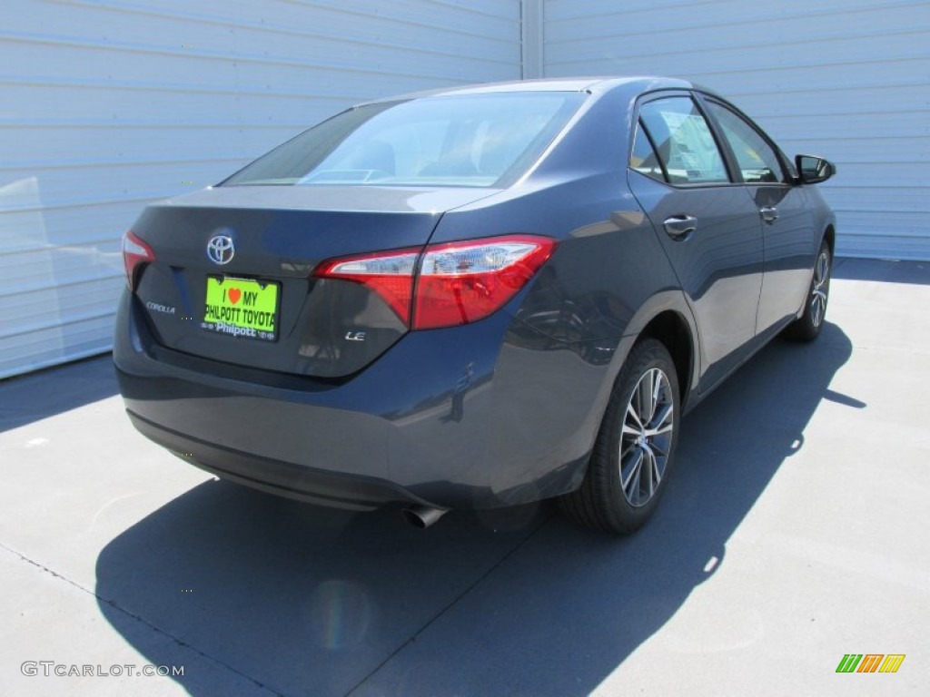 2016 Corolla LE Plus - Classic Silver Metallic / Black photo #4