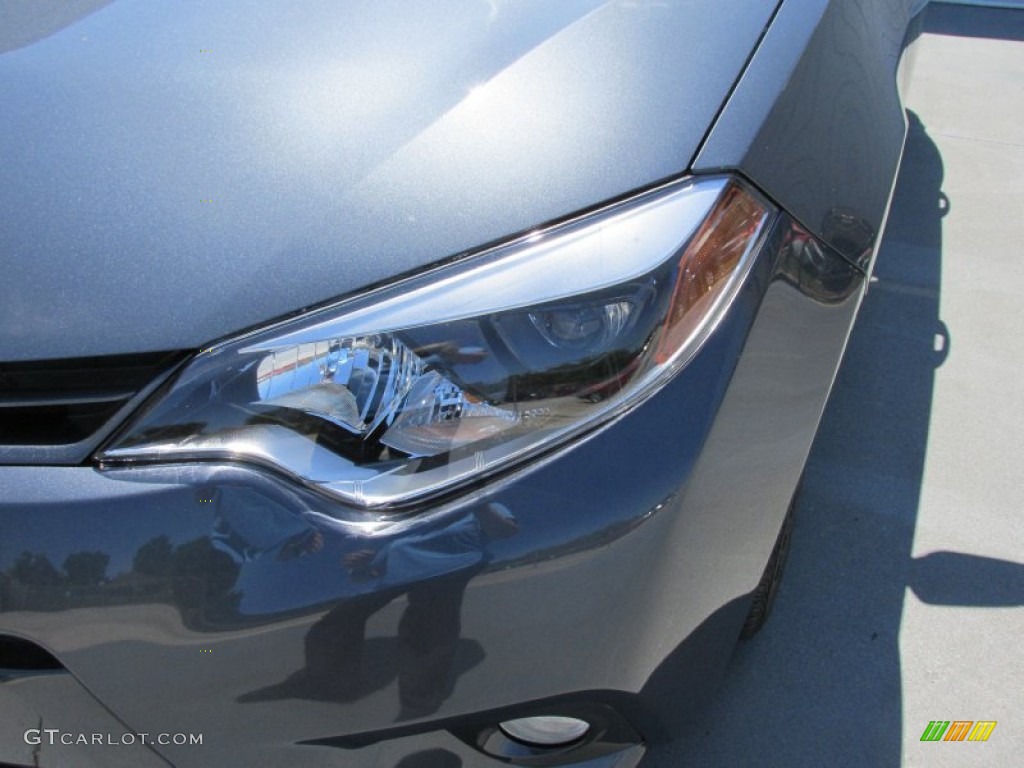 2016 Corolla LE Plus - Classic Silver Metallic / Black photo #9