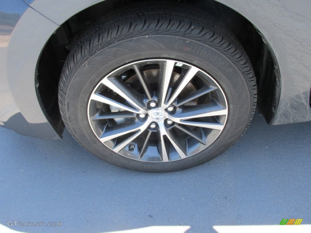 2016 Corolla LE Plus - Classic Silver Metallic / Black photo #11