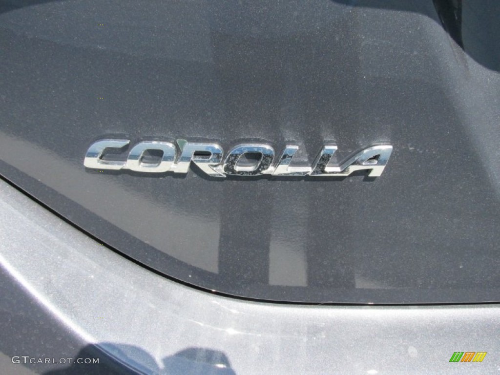 2016 Corolla LE Plus - Classic Silver Metallic / Black photo #13