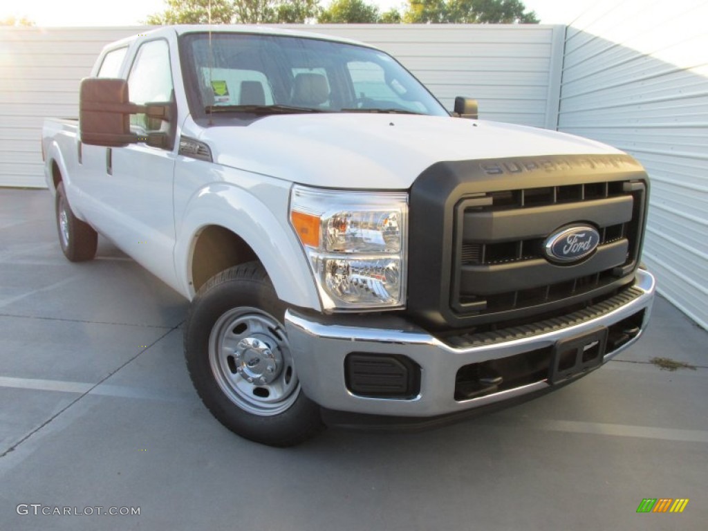 2016 F250 Super Duty XL Crew Cab - Oxford White / Steel photo #1