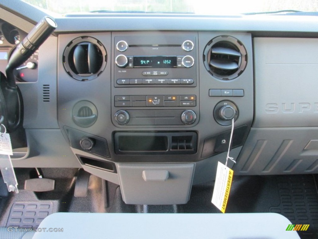 2016 Ford F250 Super Duty XL Crew Cab Controls Photo #107133218