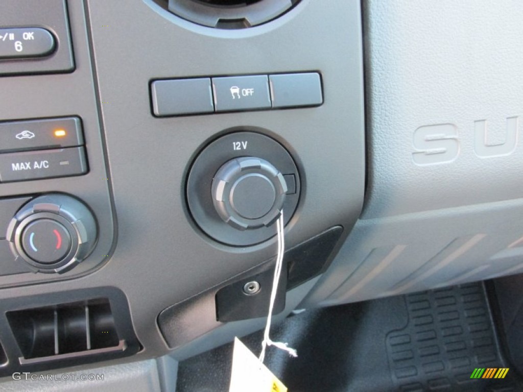 2016 Ford F250 Super Duty XL Crew Cab Controls Photo #107133254