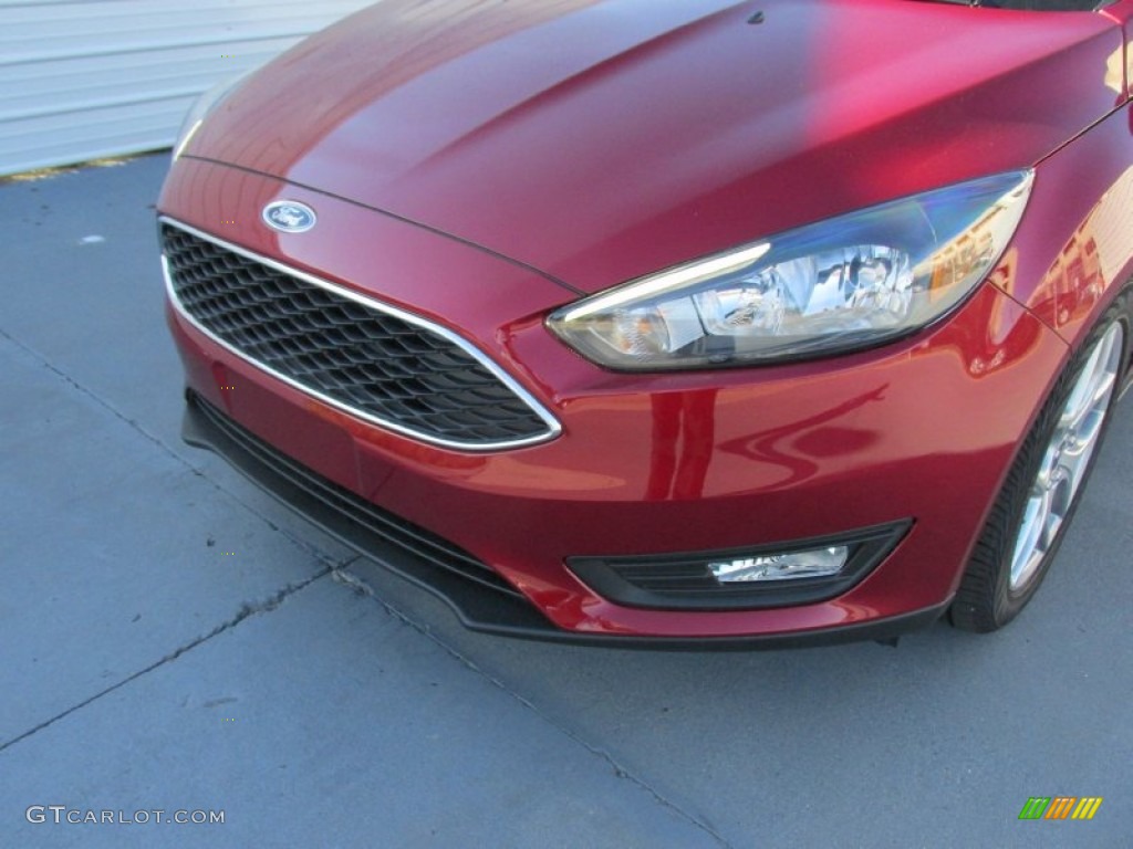 2015 Focus SE Hatchback - Ruby Red Metallic / Charcoal Black photo #10