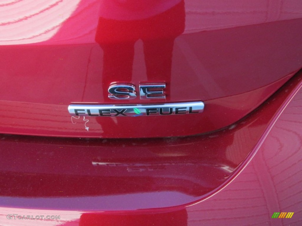 2015 Focus SE Hatchback - Ruby Red Metallic / Charcoal Black photo #14