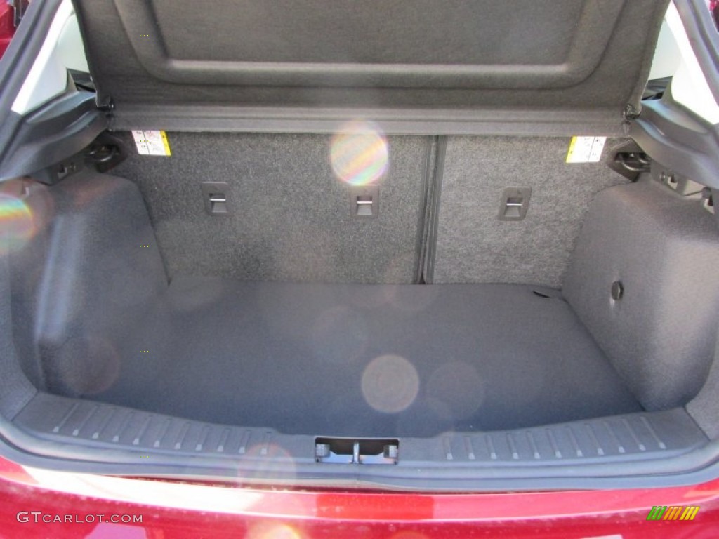 2015 Focus SE Hatchback - Ruby Red Metallic / Charcoal Black photo #15
