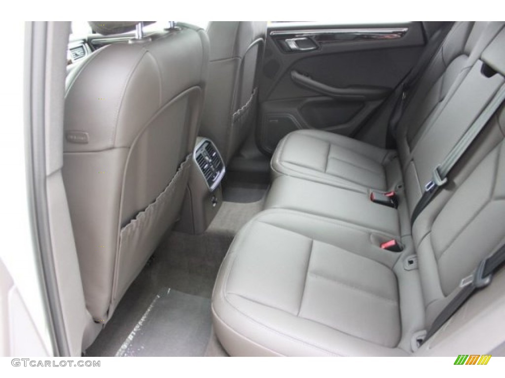 Agate Grey Interior 2016 Porsche Macan S Photo #107140616