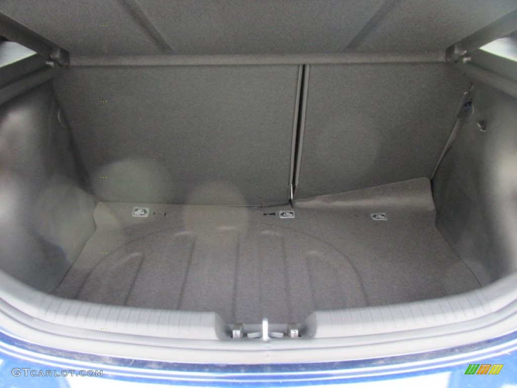 2016 Hyundai Accent SE Hatchback Trunk Photo #107159627