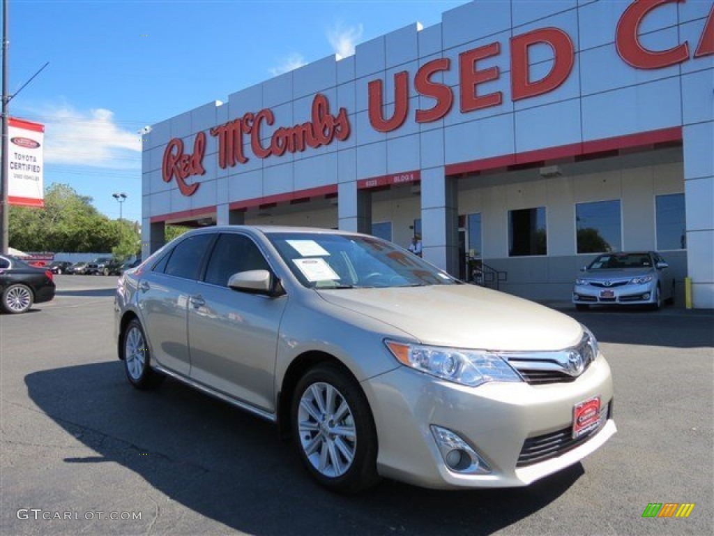 2014 Camry XLE - Champagne Mica / Ivory photo #2