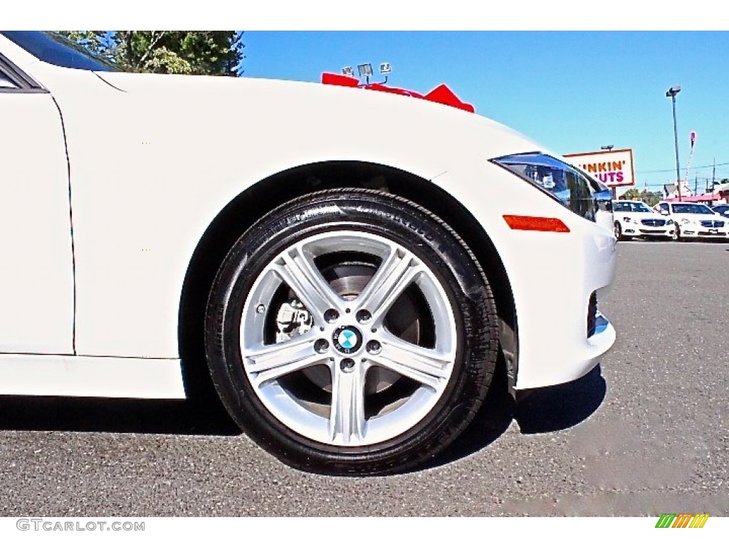 2015 3 Series 320i xDrive Sedan - Mineral White Metallic / Black photo #42