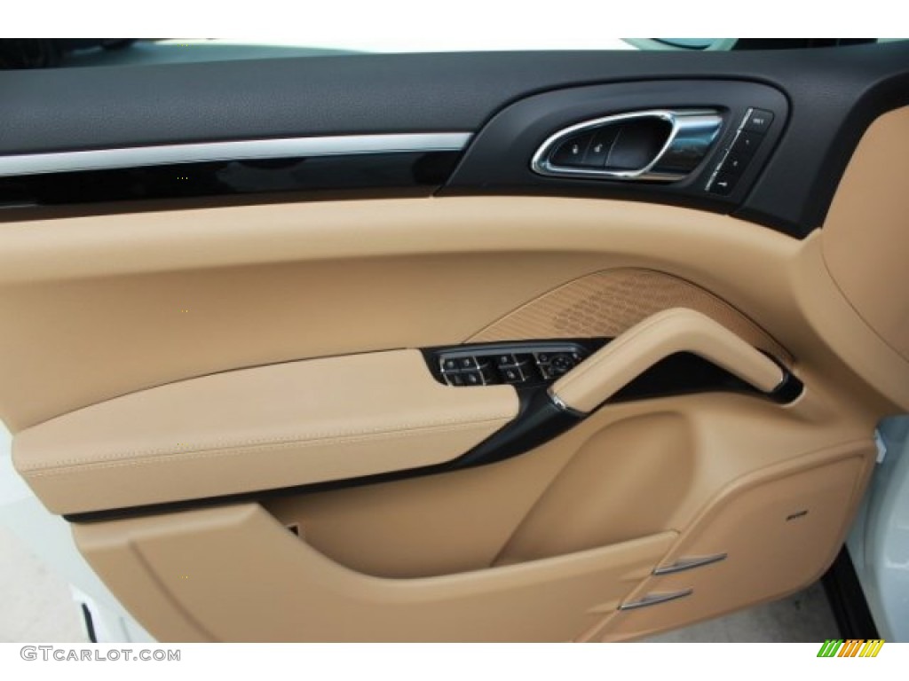 2016 Porsche Cayenne Diesel Black/Luxor Beige Door Panel Photo #107178407